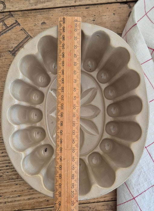 Antique Jelly Mould 4 - Beige With Star