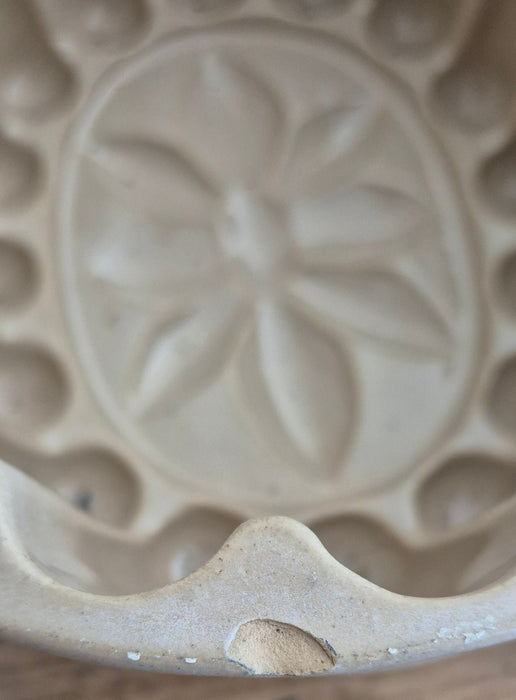 Antique Jelly Mould 4 - Beige With Star